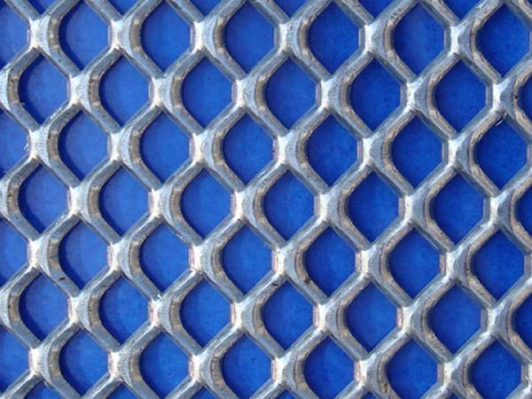 Heavy duty expanded aluminum metal sheet with diamond holes