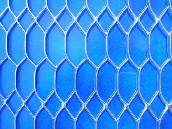 Expanded aluminum metal sheet with special shape holes